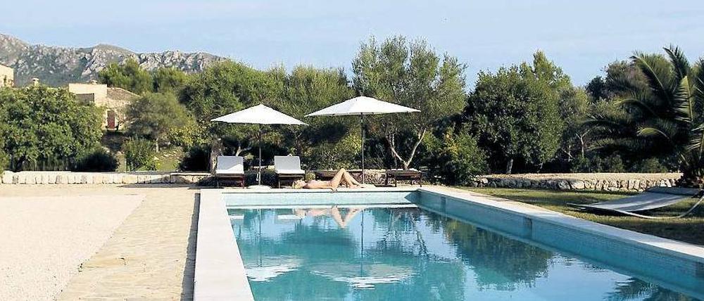 Perfekter Urlaubstraum. Allein am Pool, in schöner Umgebung. So würden die meisten gern ihre Ferien verbringen. Und im Internet gibt es dies oft sogar zu auffallend günstigen Preisen – weil Betrüger ein großes Geschäft wittern. 