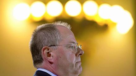 Zweiter Frühling für Peer Steinbrück. Der Ex-Finanzminister ist von Null auf Platz eins der beliebtesten Politiker Deutschlands gestiegen.