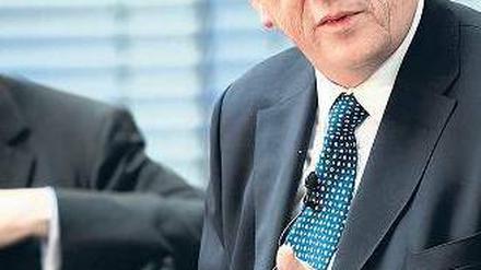 Jean-Claude Juncker (56) ist seit 1995 Premierminister Luxemburgs. Seit über sechs Jahren ist er Chef der Euro-Gruppe, in der die Finanzminister der Euro-Zone vertreten sind.