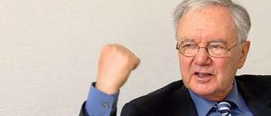 Die möglichen Stasi-Verstrickungen des brandenburgischen Ex-Ministerpräsident Manfred Stolpe (SPD) sorgen für Streit in der Enquete-Kommission des Brandenburger Landtags zur Aufarbeitung der SED-Diktatur.