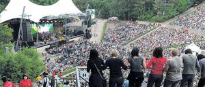 Hier rockt Berlin. Nur 18 Konzerte pro Saison sind in den Open-Air-Konzertorten der Stadt erlaubt. Peter Maffay machte in der Waldbühne am Sonnabend den Anfang.