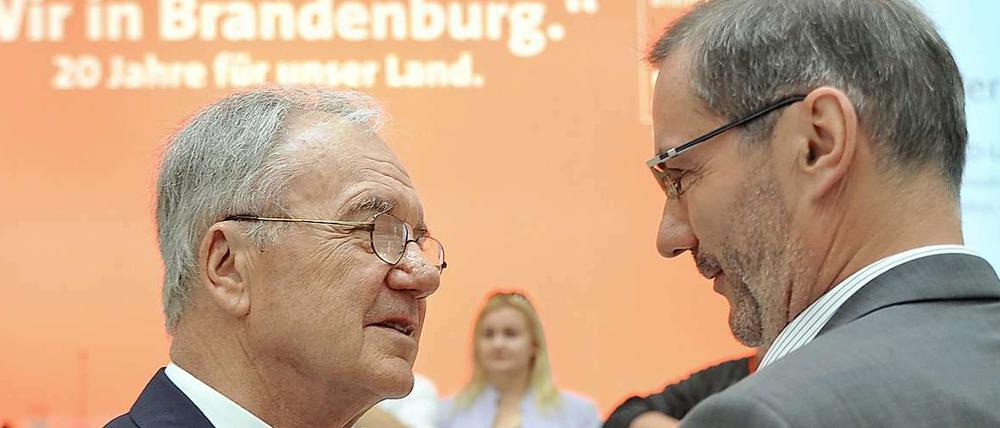 Schwieriges Erbe. Noch im vergangenen Jahr ehrte Matthias Platzeck seinen Vorgänger.