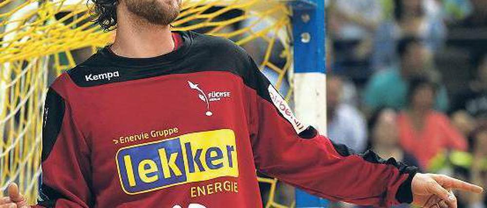 Silvio Heinevetter, 26, wechselte in der Bundesliga 2009 vom SC Magdeburg zu den Füchsen nach Berlin. Mit einem Punktgewinn heute bei seinem früheren Verein kann er sich mit den Füchsen direkt für die Champions League qualifizieren. Sein Debüt in der Nationalmannschaft gab er 2006 und bestritt seitdem 59 Länderspiele. Foto: contrastphoto