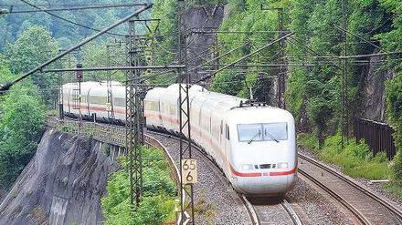 Heißes Eisen. Noch immer hat die Bahn die Probleme mit den Klimaanlagen nicht im Griff. Dabei sollte es ab Juni besser werden. Foto: dpa