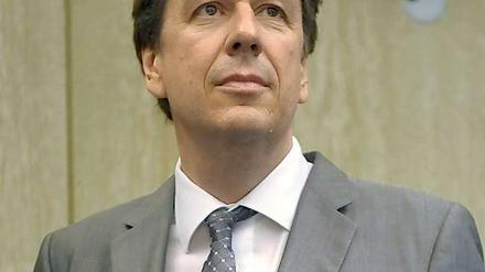 Jörg Kachelmann am 31.5.2011 beim Warten auf die Urteilsverkündung.