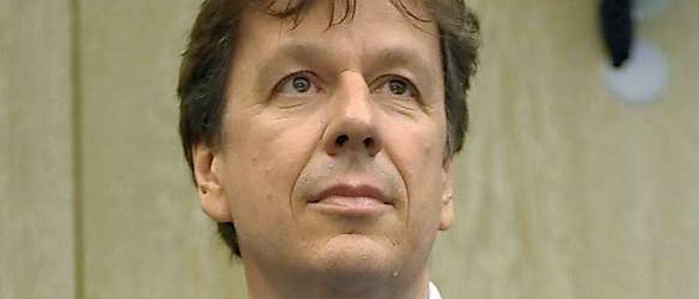 Jörg Kachelmann am 31.5.2011 beim Warten auf die Urteilsverkündung.