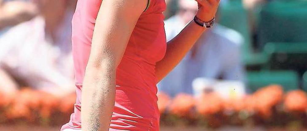 Ins Auge. Andrea Petkovic war gegen Maria Scharapowa ohne Chance. Foto: dpa