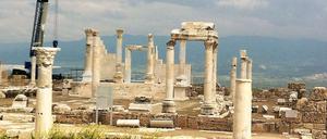 Gesamtansicht der Ruinen der antiken Stadt Laodikeia im Westen der Türkei.