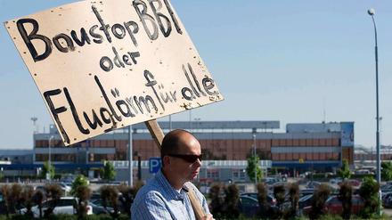 Baustopp, neuer Standort oder was? In und um Schönefeld gibt es viele Bürgerinitiativen.