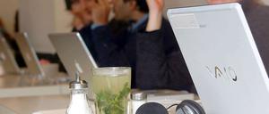 Das Café ist das neue Büro. In Berlin gibt es viele kleine Kreativunternehmen. Insgesamt scheint der Mittelstand in der Hauptstadt vom Aufschwung nicht so sehr zu profitieren.