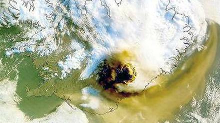 Die Grenzwerte in Deutschland wurden so hoch angesetzt, dass bei einer Aschekonzentration wie im letzten Jahr keine Flüge ausfallen würden. Der Grímsvötn auf einem Satellitenbild der Nasa. 
