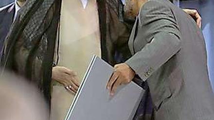 Der Eindruck täuscht. Um das Verhältnis von Religionsführer Ali Chamenei und Präsident Mahmud Ahmadinedschad ist es derzeit nicht zum Besten bestellt.