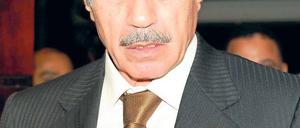 Angeklagt. Ex-Innenminister Adly muss sich wegen der Schüsse verantworten. Foto: dpa