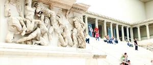 Anziehungspunkt. Der Pergamon-Altar ist das Herzstück der Berliner Antike-Sammlungen. 