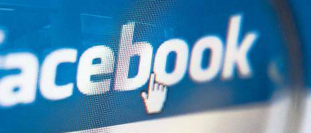 Unter der Lupe. Sicherheitsexperten raten, genau zu überlegen, welche Daten man bei Facebook einstellt. 