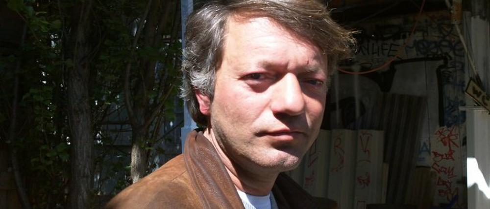Bildhauer Hüseyin Arda.