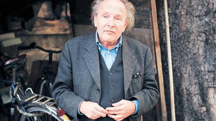 Die ganze Gegend erzählen, auf tausend Seiten. Der 68-jährige Schriftsteller Peter Kurzeck. Foto: Jürgen Bauer/Ullstein-Bild