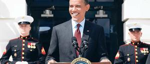 Messbarer Effekt. Seit der Tötung des Al-Qaida-Gründers Osama bin Laden haben jetzt laut Umfragen rund 51 Prozent der US-Bürger ein positives Bild von US-Präsident Barack Obama. Vor dem Zugriff überwog die Ablehnung. Foto: Jim Young/Reuters