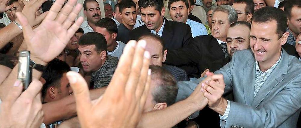 Er galt als Reformer und entpuppte sich als Gaddafi-Nachahmer. Syriens Präsident Baschar al-Assad lässt auf seine Bevölkerung schießen. Die Instabilität Syriens bereitet Israel Sorgen.