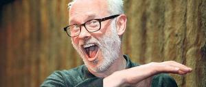 Fröhlicher Clown. Herbert Fritsch wurde 1951 in Augsburg geboren. Von Anfang der Neunzigerjahre bis 2007 war er Schauspieler an Frank Castorfs Volksbühne, nebenbei trieb er sein Filmprojekt „Hamlet X“ voran. Als Regisseur arbeitete er u. a. in Luzern, Halle, Oberhausen, Wiesbaden – und demnächst wieder an der Volksbühne. 