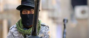 Eine Waffenruhe in Libyen scheint möglich - doch die Rebellen wollen erst Ergebnisse sehen.