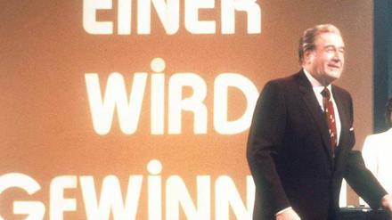 Qualitätsinhalt. Hans-Joachim Kulenkampff in der ARD-Show „EWG“. Foto: dpa