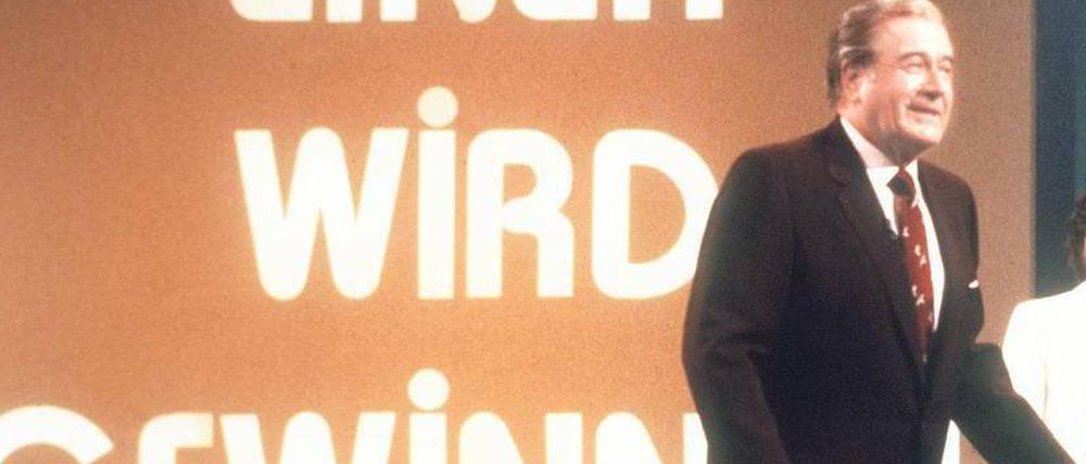 Qualitätsinhalt. Hans-Joachim Kulenkampff in der ARD-Show „EWG“. Foto: dpa