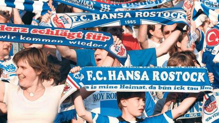 Der Norden ist oben. Hansa Rostock hat sich in der Dritten Liga konsolidiert und bei den letzten Heimspielen mehr als 20.000 Fans mobilisiert. 