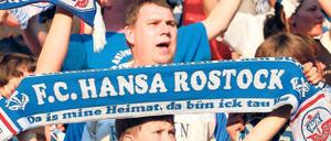 Der Norden ist oben. Hansa hat sich konsolidiert und bei Heimspielen zuletzt mehr als 20 000 Fans mobilisiert. Foto: dpa
