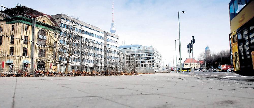 Der Petriplatz in Mitte. An der Gertraudenstraße nahe der Gertraudenbrücke lag einst das Zentrum der mittelalterlichen Stadt Cölln bei Berlin. In den vergangenen Jahrhunderten standen hier schon fünf Kirchen. 
