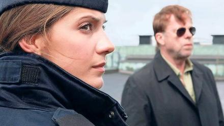 Engagiert und zielstrebig: Kommissar Wallander (Krister Henriksson) versucht, den Elan von Kollegin Isabell (Nina Zanjani) in die richtigen Bahnen zu lenken.
