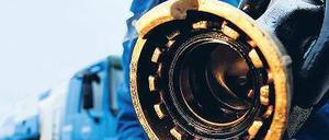 Tolles Geschäft. Mit Heizöl verdienen Förderländer und Mineralölkonzerne so viel wie lange nicht. Dem Verbraucher bleibt nur die Hoffnung auf milde Temperaturen. 