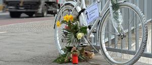 Die Geisterräder von Berlin - jedes zum Gedenken an einen getöteten Radfahrer oder eine getötete Radfahrerin.