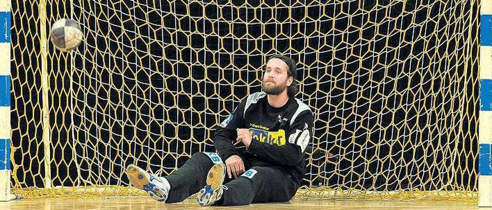 Wieder einer drin. Silvio Heinevetter sagt, ein Handball-Torhüter müsse nicht übermäßig viele Bälle halten, aber die wichtigen. Im Augenblick gelingt ihm beides nicht so recht.