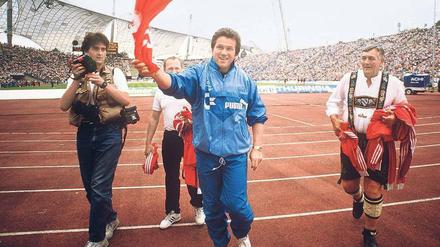 Wedelt er bald wieder für Bayern? Heynckes feiert im Münchner Olympiastadion den Meistertitel 1989.