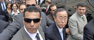 Für Ban Ki Moon (m.) wurde es in Kairo ungemütlich.