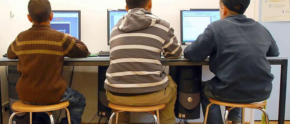 Wie und wann soll man Kindern den richtigen Umgang mit dem Internet beibringen?