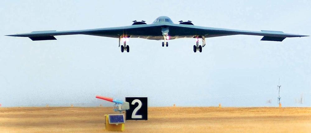 Außerhalb der Nato. Zu den Kampfjets, die die USA im Rahmen der Mission „Odyssey Dawn“ einsetzen, gehören auch Stealth-Tarnkappenbomber.