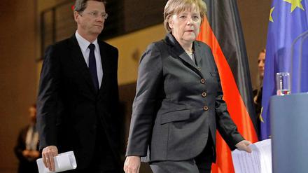 Kanzlerin Merkel und Außenminister Westerwelle traten am Samstagabend vor die Presse.
