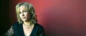 Gretchen Peters.
