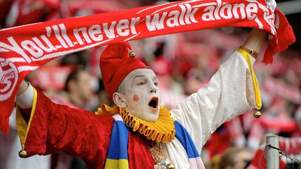 Demonstrativer Karnevalskult: Bei Mainz stehen die Clowns auf der Tribüne.