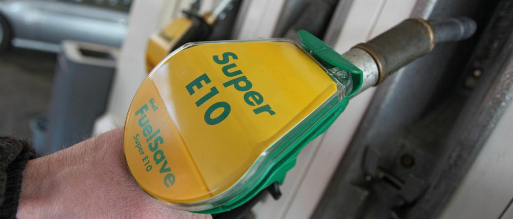 Die Benzinbranche zieht bei Bio-Sprit E10 die Notbremse.