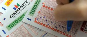 Keine Kreuzchen für Arme - ein Gericht untersagt Westlotto das Sportwettengeschäft mit Hartz-IV-Empfängern.
