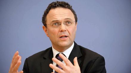 Kaum war er als Nachfolger im Innenministerium ernannt worden, löste Friedrich eine neue Debatte um die Rolle des Islam in Deutschland aus.