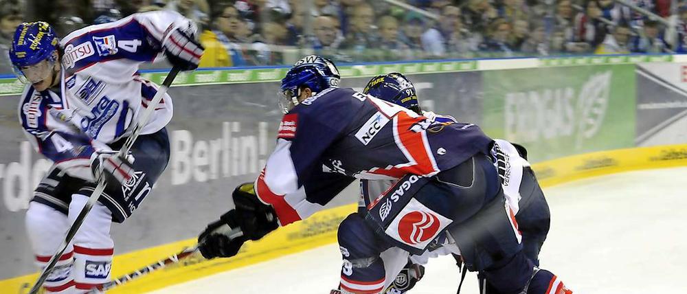 Geduckt. In Köln verspielten die Eisbären einen vier-Tore-Vorsprung