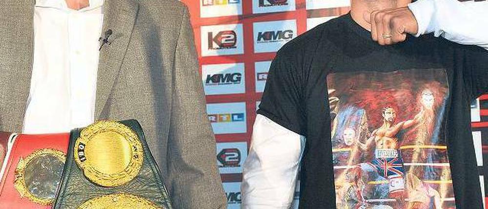 Großmaul. David Haye (rechts) spuckt seit Jahren große Töne gegen die Klitschkos. Jetzt hat Wladimir es satt. Foto: dpa