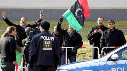 Demonstration zur Unterstützung für den Volksaufstand in Libyen.