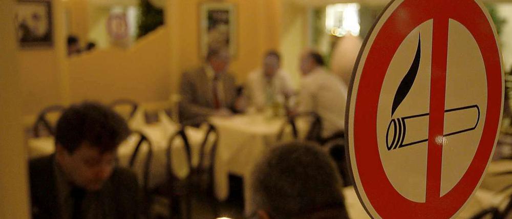 in Berlin wurden auch 2010 noch sehr viele Verstöße gegen das Rauchverbot registriert.