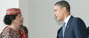 2009 begegneten sich Libyens Staatschef Gaddafi und US-Präsident Obama am Rande des G8-Gipfels in Italien.