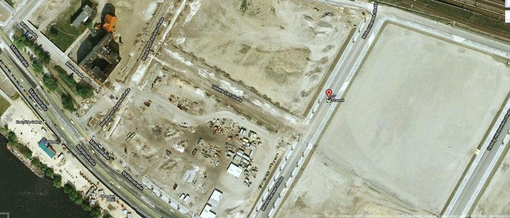 Lückenhaft. Wo heute eigentlich die O2-Arena am Ostbahnhof steht, sieht man bei Google Maps noch Brache.